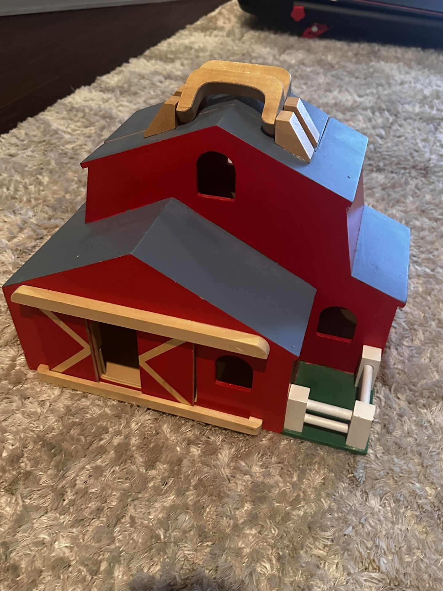 Wooden Toy Barn – Sturdy & Classic Farmhouse Playset
