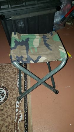 Camouflage folding chair