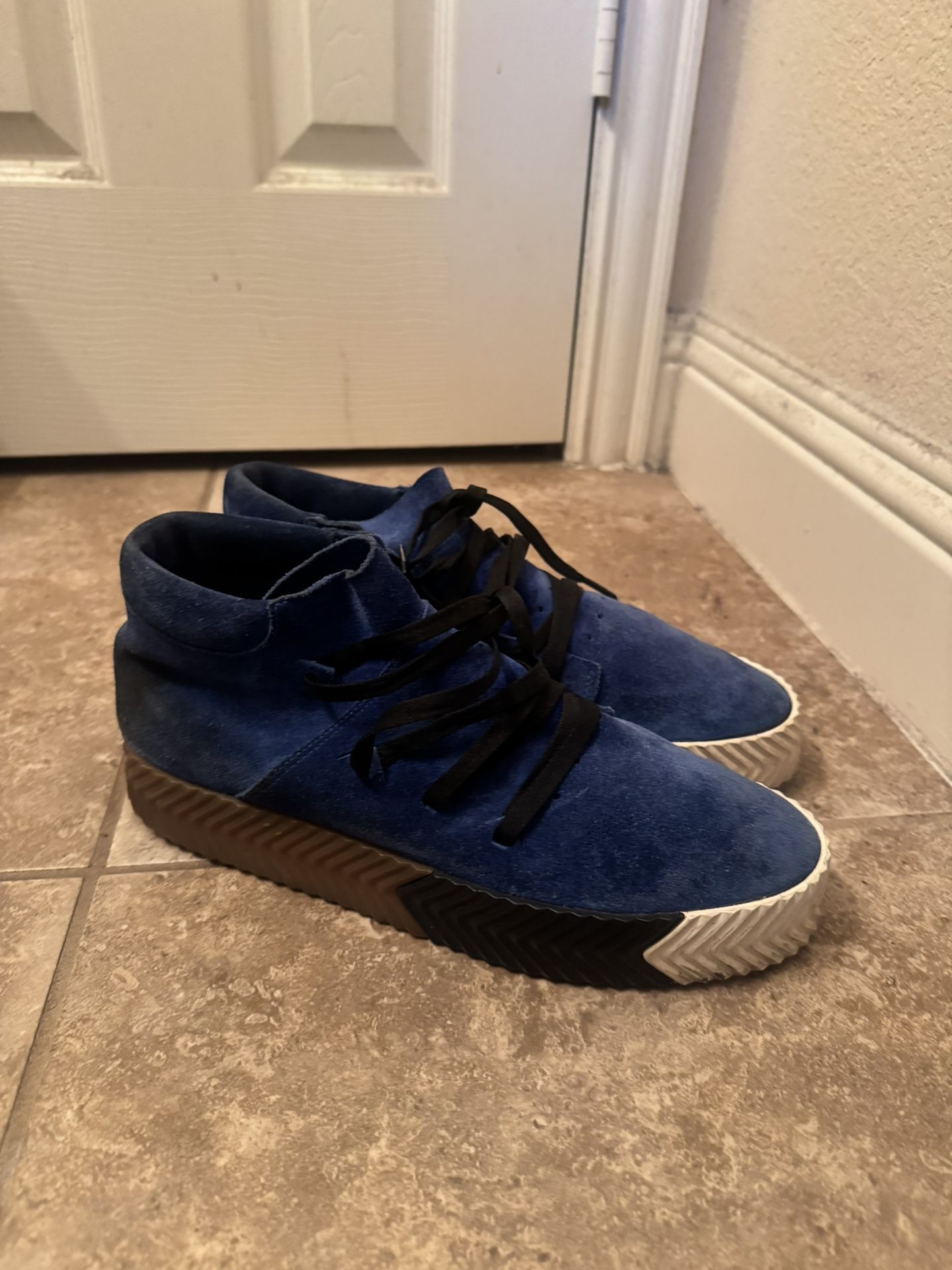 Alexander wang X ADIDAS SKATE (Size 10)