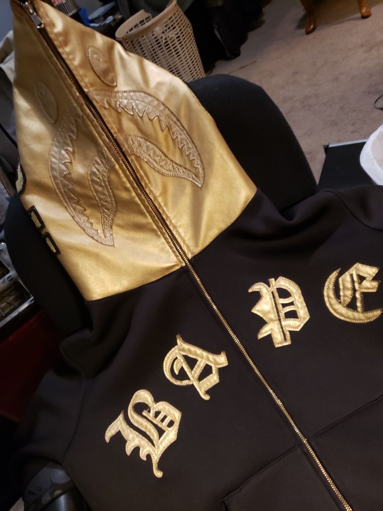 bape black and gold hoodie