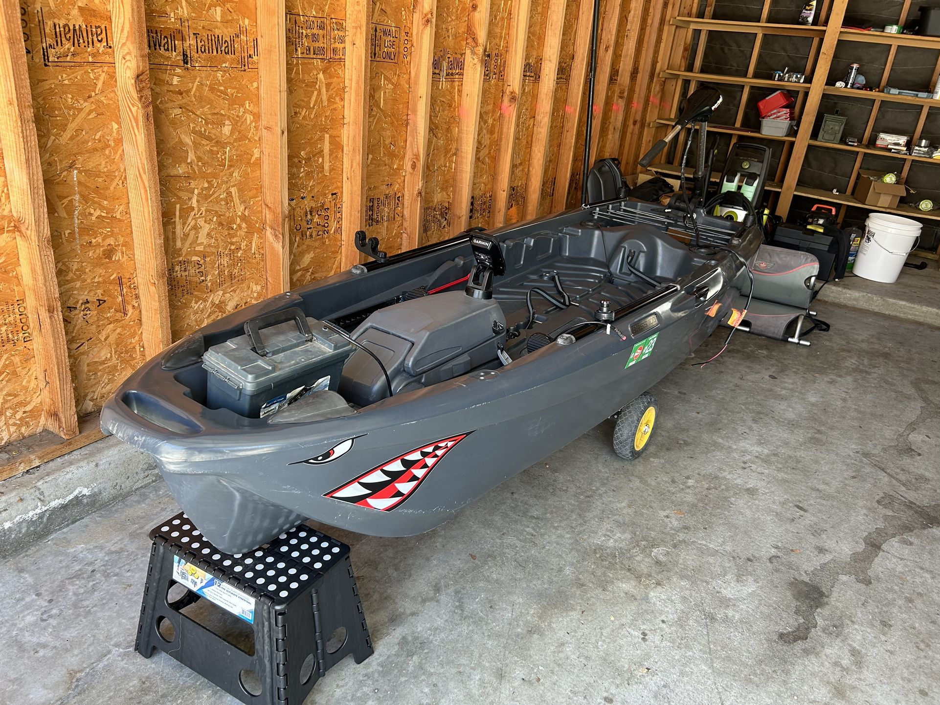 Jonny Bass 100 Fishing Kayak for Sale in San Diego, CA OfferUp