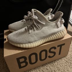 Yeezy 350 v2 Sesame - Size 9M