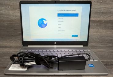 HP Laptop 15-DY5113DX 15.6" Intel Core i3 - 256GB SSD - 16 GB RAM - Silver