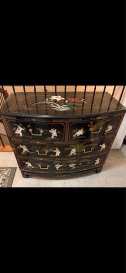 Oriental hand painted 4 drawer dresser