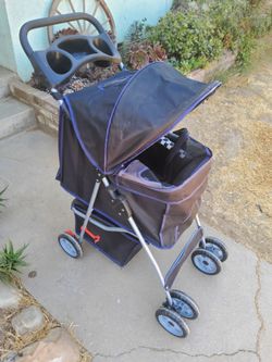 Pet Stroller Has Lease Hook Zipper is Broken