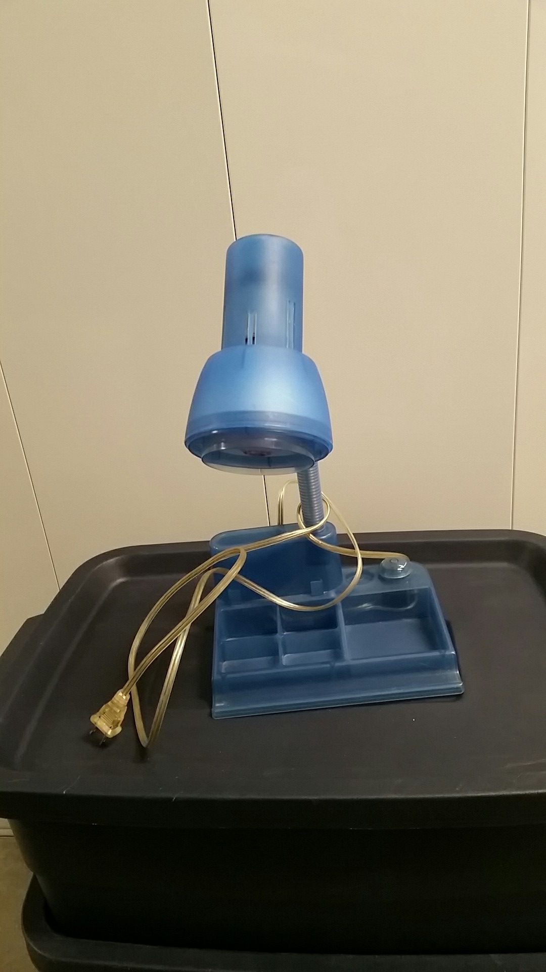 Desk lamp