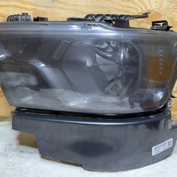 2019-2024 RAM 1500 HEADLAMP LIGHT LEFT  SIDE , DRIVER SIDE OEM