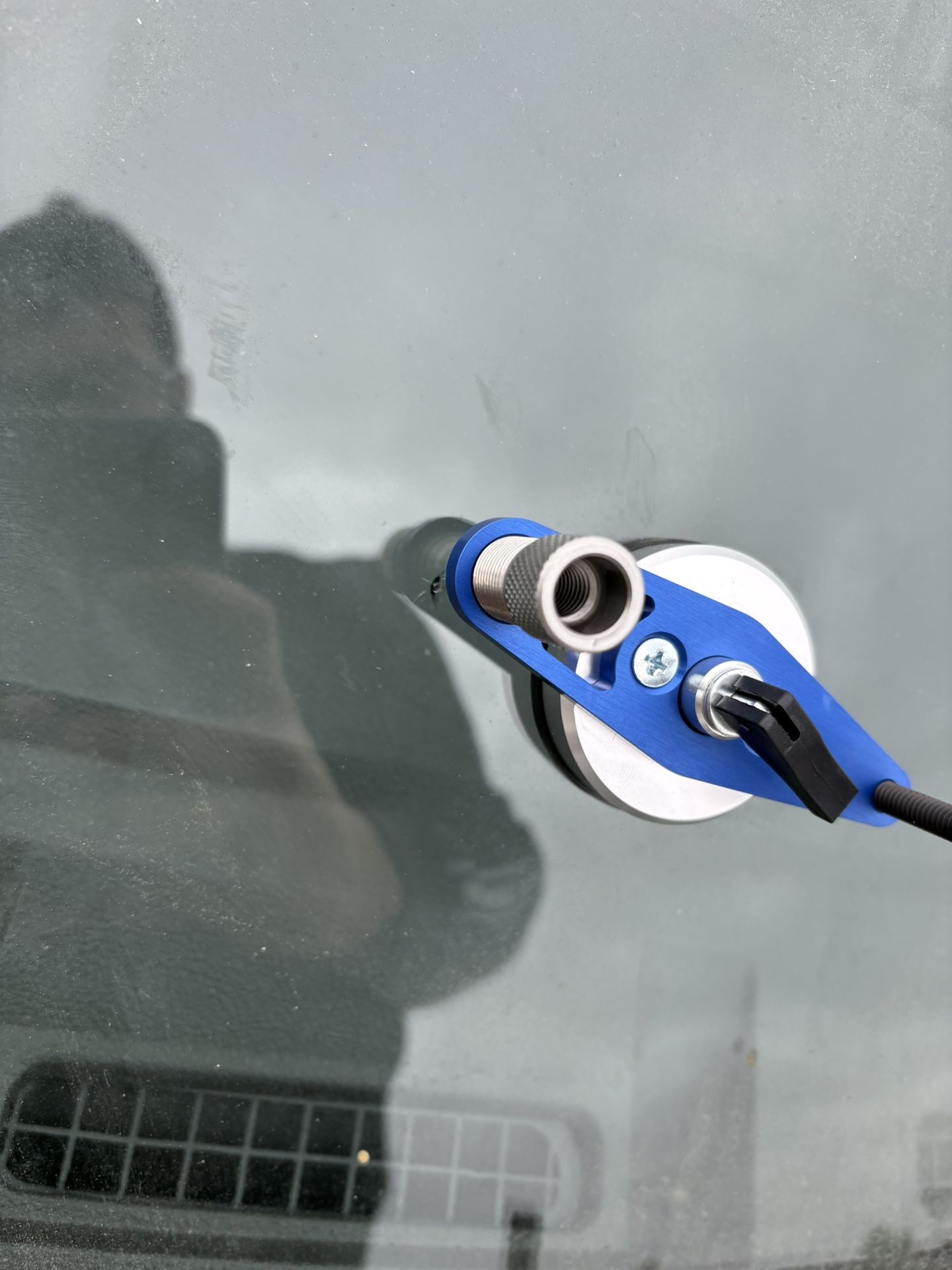 Windshield chip crack
