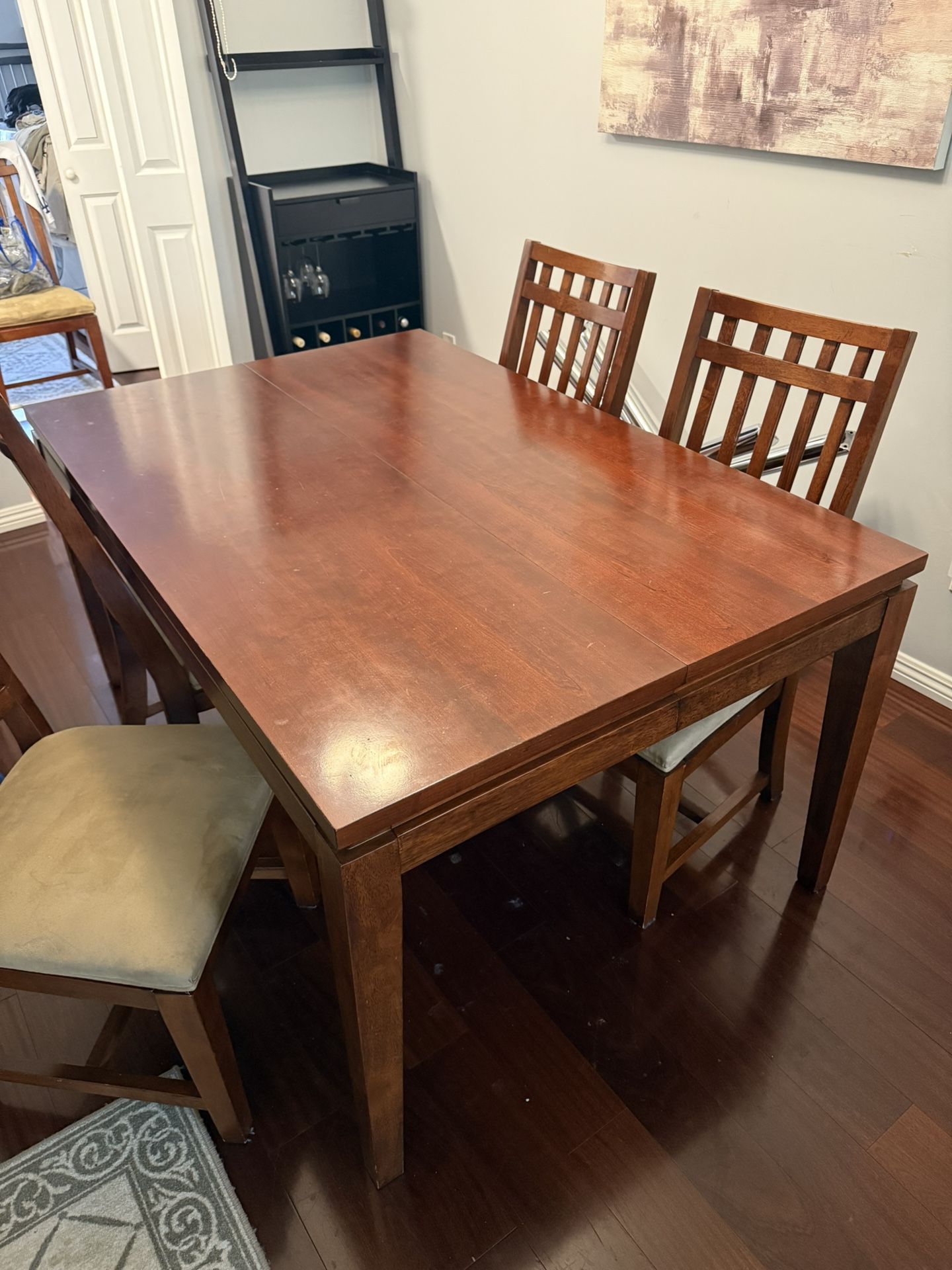 Expandable wood kitchen table