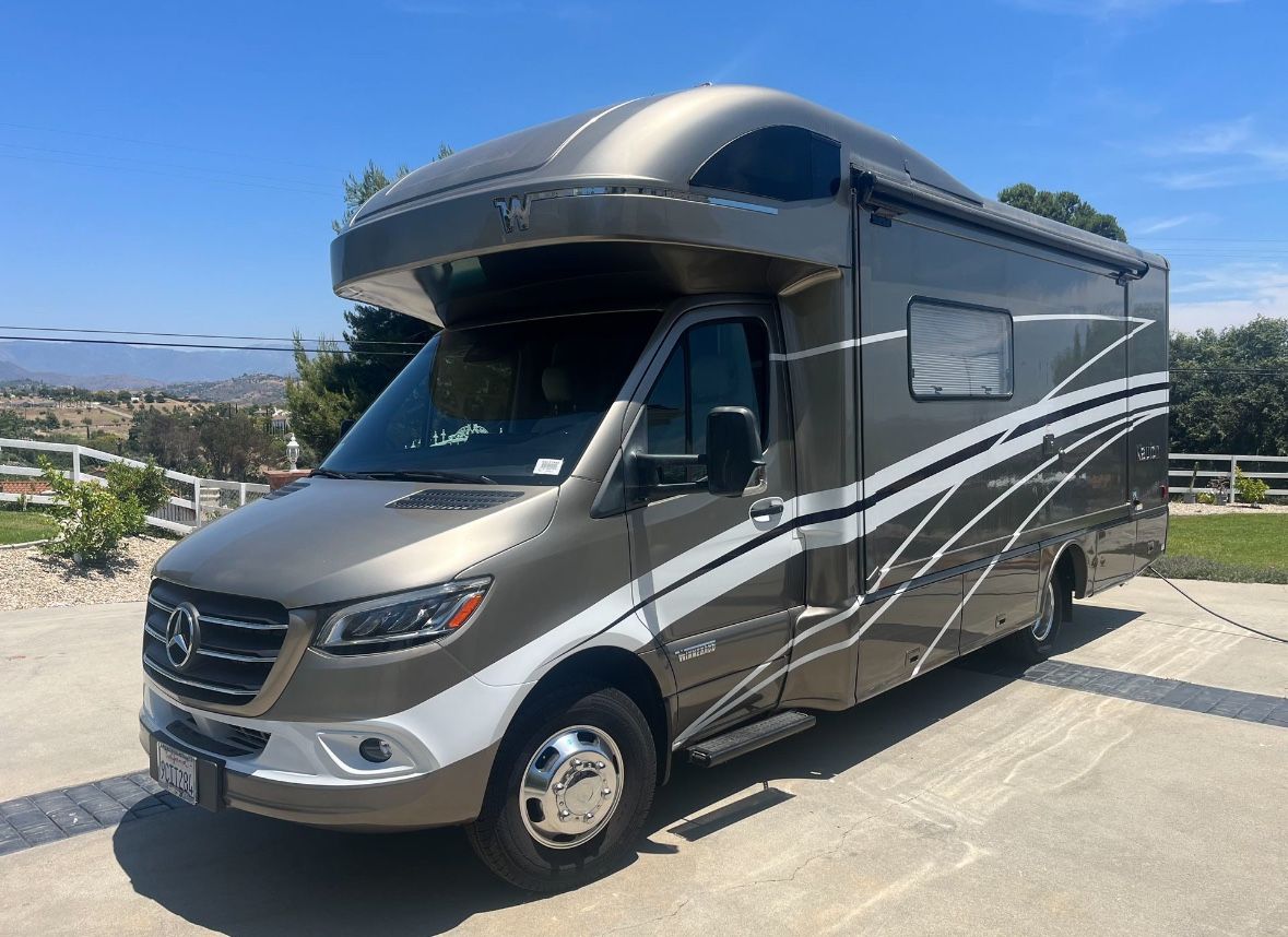 2022 Winnebago Navion 24d