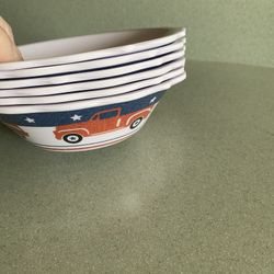 BRAND NEW SET OF 6 MELAMINE SALAD BOWLS 