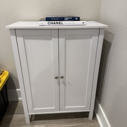 Small White Cabinet With Shelf 