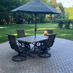 Patiio Table And Chairs 