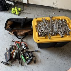 Big lot of tools with bag (67 wrenches + miscellaneous tools)