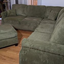 New Sage Corduroy Sectional Couch/ Includes Free Delivery 🚚!