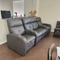1 Year Old Reclining Couch