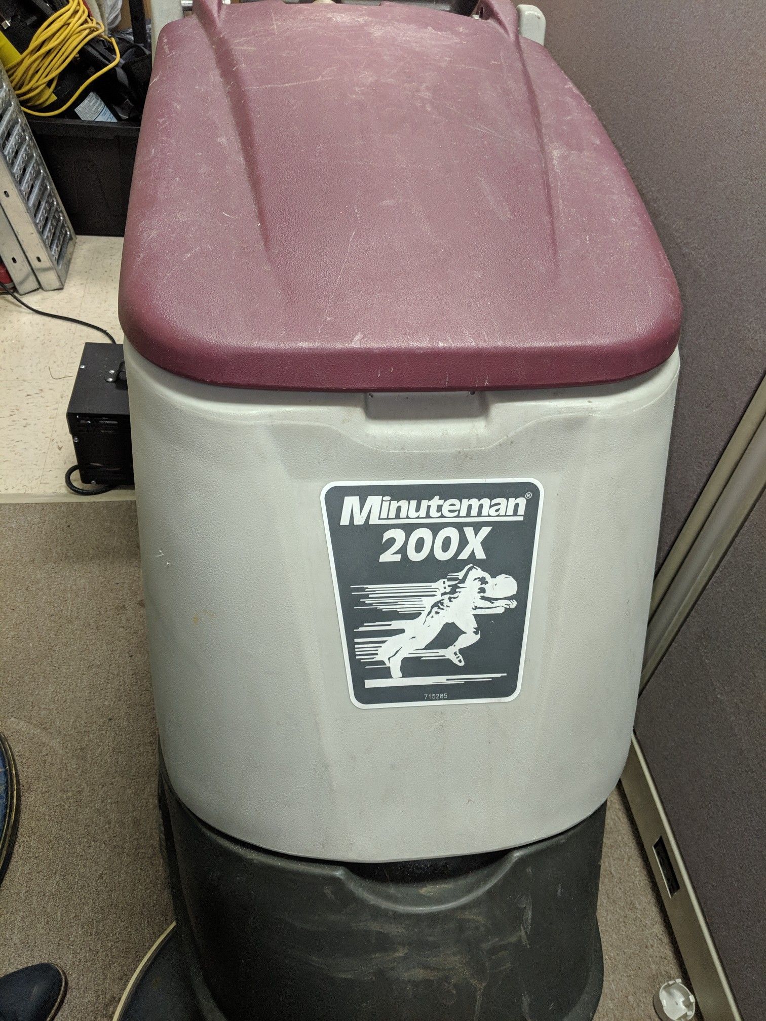 Minuteman 200x Autoscrubber with Charging Unit