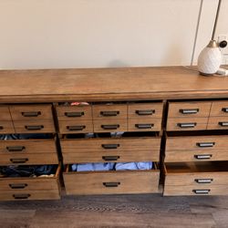 9 Drawer Dresser Real Wood $160