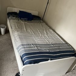 Free Whit Twin Bed