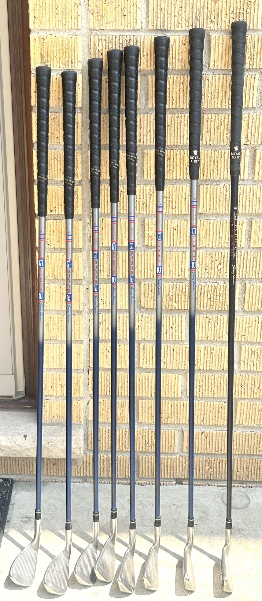 Tommy Armour 845s Silver Scot golf clubs with a G-Force 2 Tour Series 105 graphite shaft. Set includes 3-PW. Used