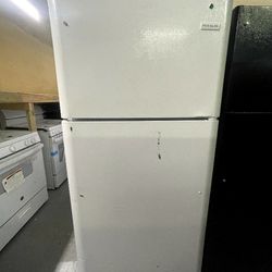 GE 30” top freezer refrigerator white NO HANDLES $350