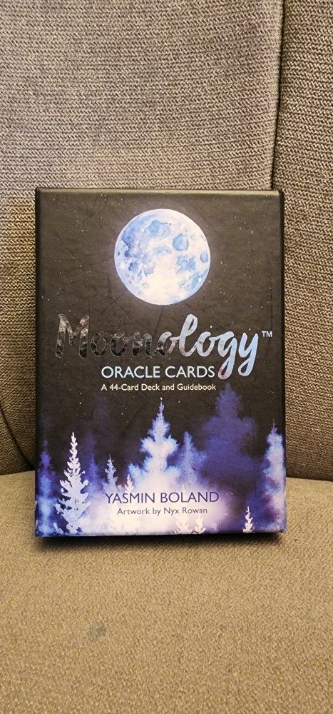 Moonology Oracle Deck