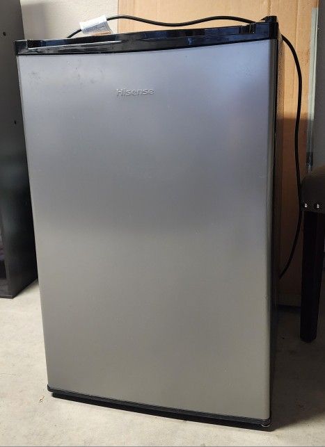 Hisense Mini Fridge