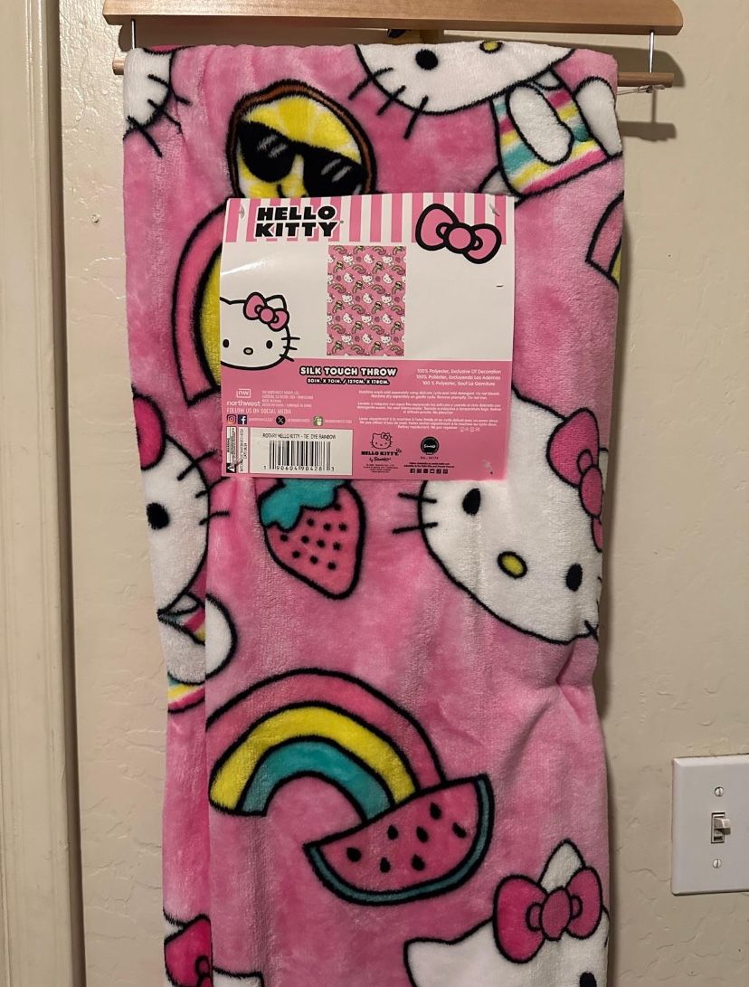 Hello KITTY BLANKET 40$ BRAND NEW