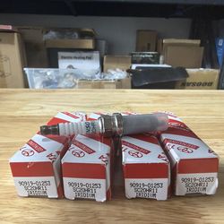LEXUS OEM Factory Iridium Spark Plug Set of 4 for 11-17 CT200H