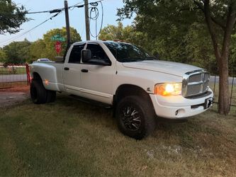 Dodge ram 4X4 3500
