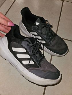 Boys shoes