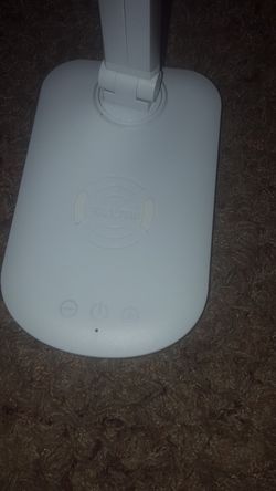 Tzumi wireless charger lamp