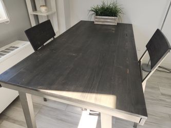 Modern table with 2 chairs