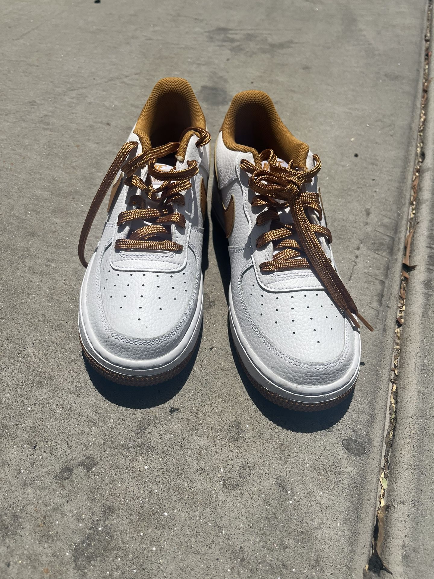 New Nike Air Force 1 Low White Desert Ochre
