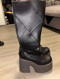 Rave boots size 7