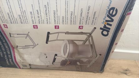 Free standing toilet safety frame