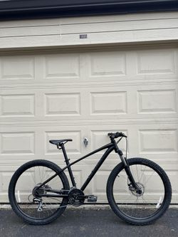 Specialized Pitch Sport – 27.5” Mountain Bike – Medium Frame - Bicycle