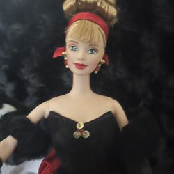 1998 Avon Barbie Collector Edition 