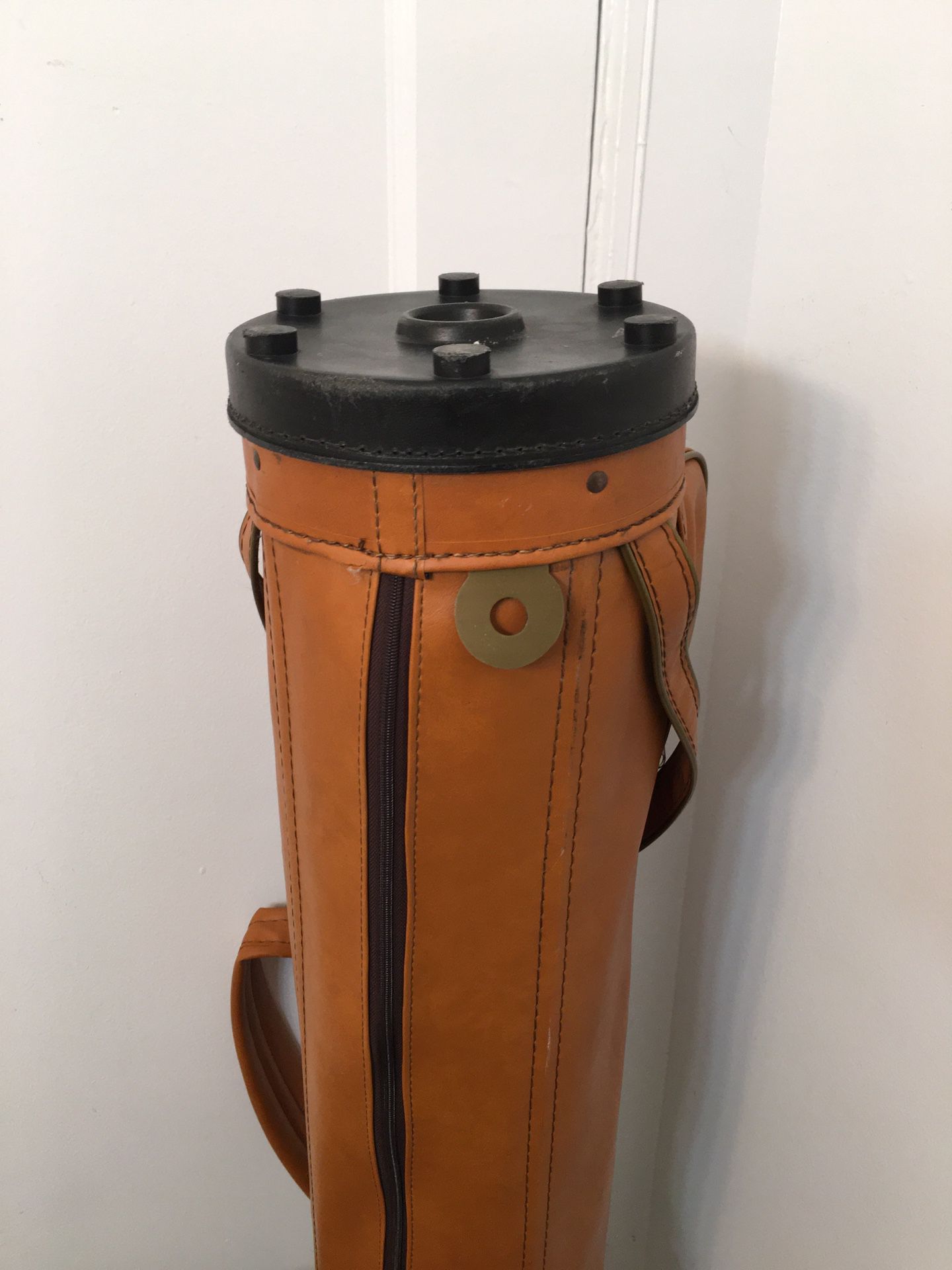 Vintage Leather Westchester Golf Bag for Sale in Chicago, IL - OfferUp