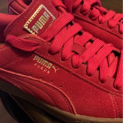 Puma Suede’s Size 6