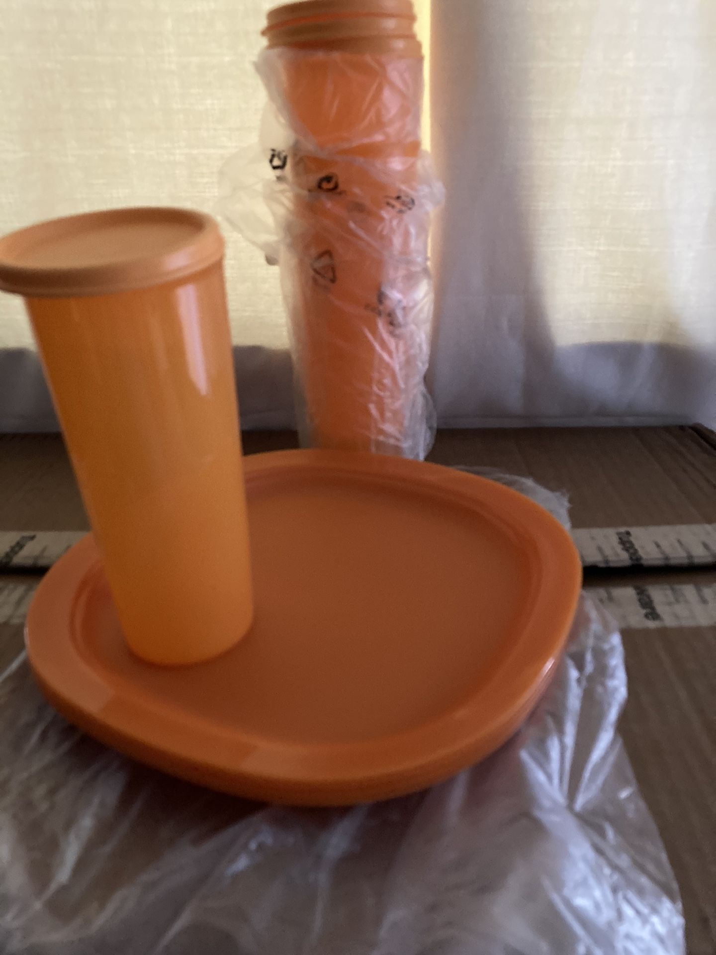 4 plates and 4 cup sets new