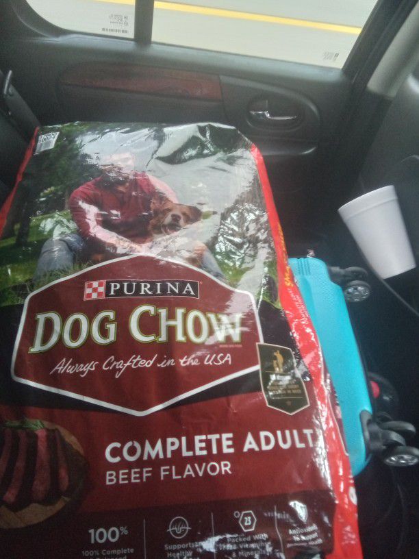 Purina Dog Chow 84 Ibs Bag 30$ Per Bag/ Dog Treats Cat Treats / And More 