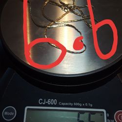 14k Gold chain 6.6 grams , 28 inche