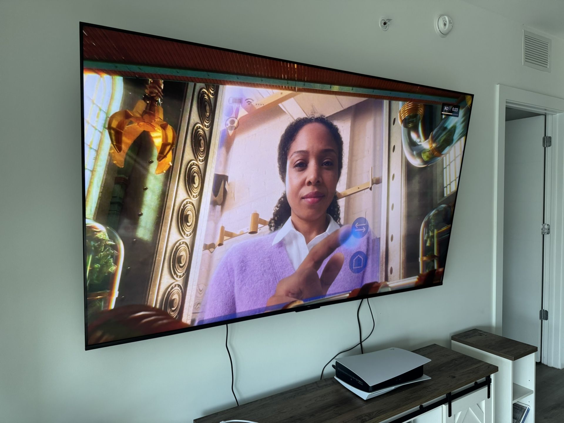 85” Roku TV With Wall Mount