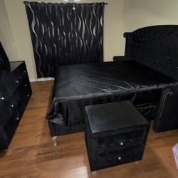 Queen Bedroom Set  