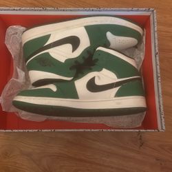 Air Jordan 4 Retro Size 12