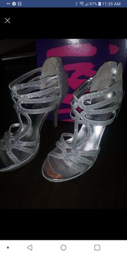Silver glitter heels 9.5