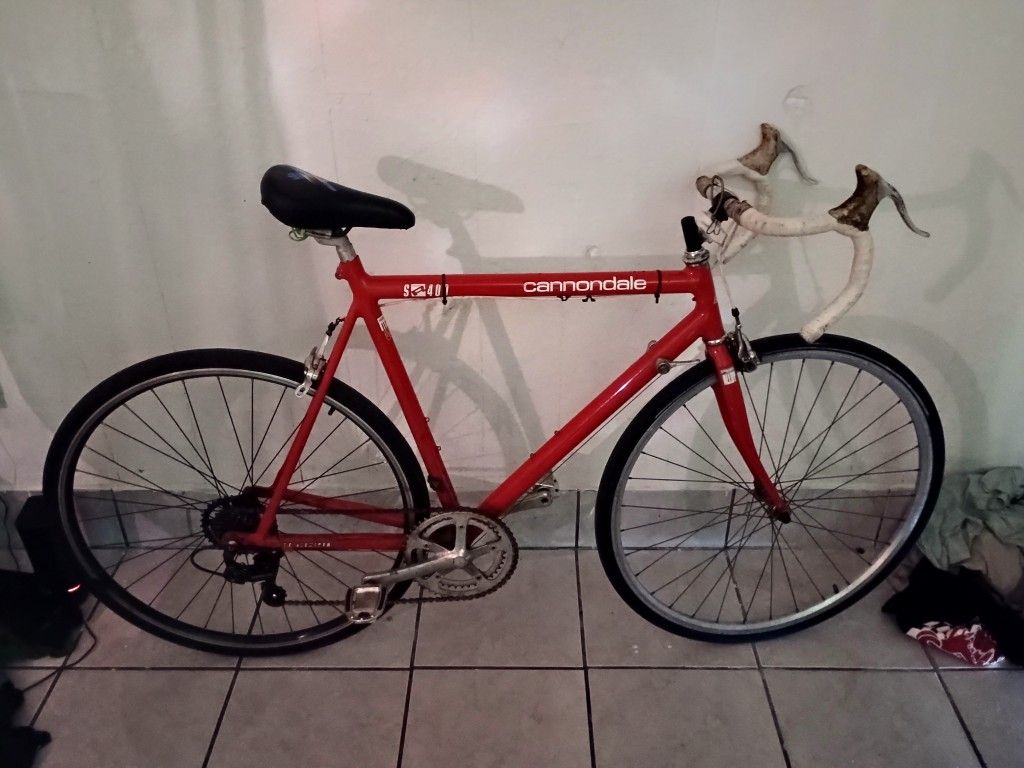 CANNONDALE BICYCLE $200