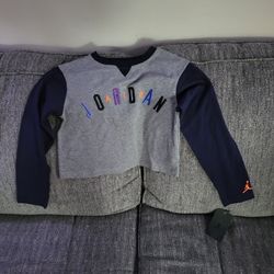 New Jordan Girls Sweater Top Size   9/10 Never Worn