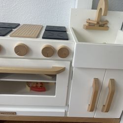Barely Used Milton and Goose Kitchen for Sale in Los Angeles CA